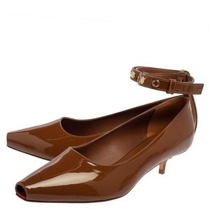 BRAND NEW NEVER USED Burberry Pumps